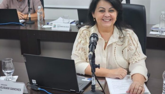 vereadora Elisiani Sanches (PSD), autora dos Projetos de Lei (83 e 99/2025)