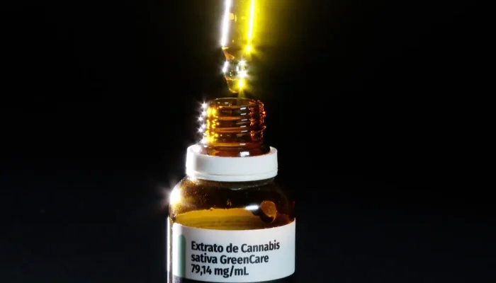 extrato_de_cannabis_e_utilizado_para_dores_fisicas_e_mentais