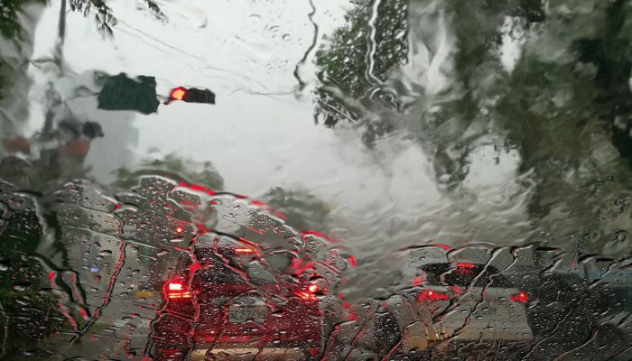kammy27-heavy-rains-2370689_1920
